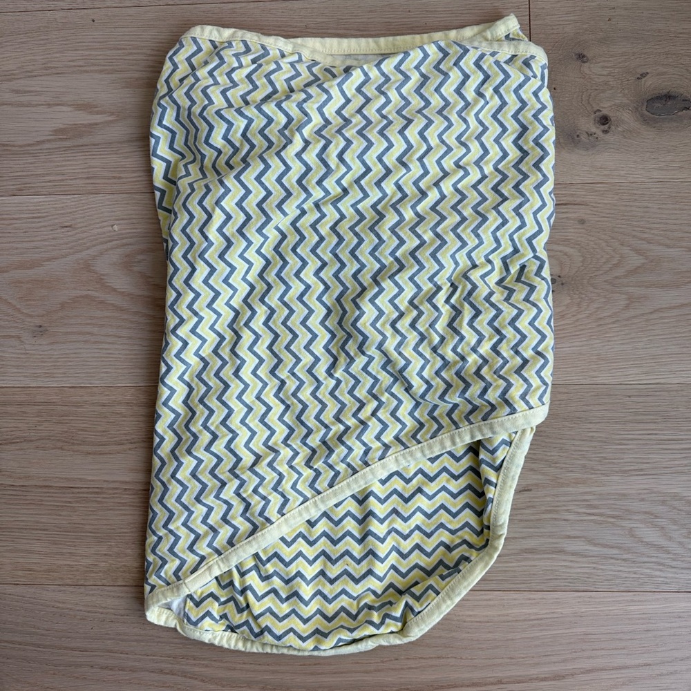 Miracle Blanket Chevron Patterned Swaddle in Yellow and Gray